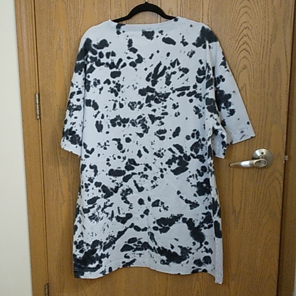 CHNGE Butterfly Oversized Blue Tie Dye T-shirt Dress - Picture 7 of 9